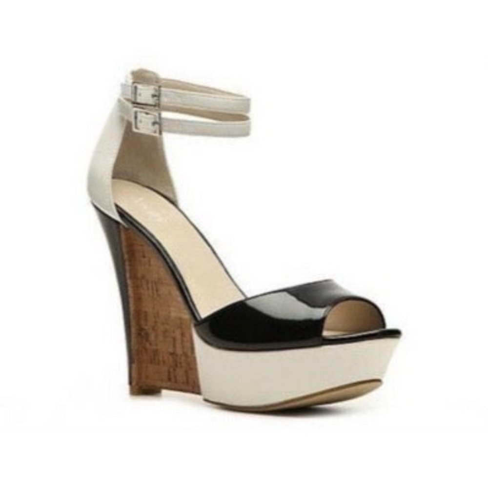 ❌SOLD-Levity Black and White Willow Wedge 5.5